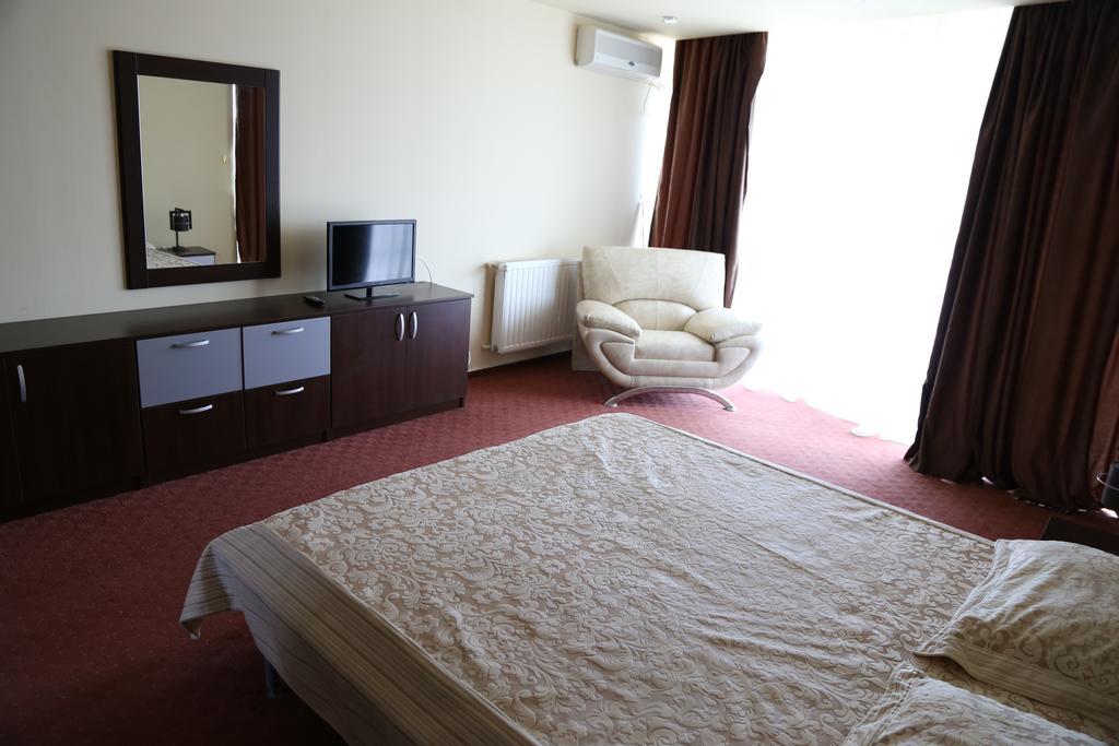 Hotel Florida Мамая Екстериор снимка