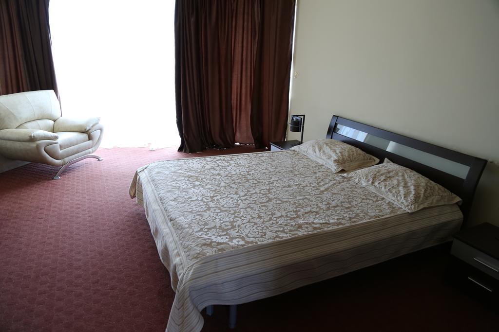 Hotel Florida Мамая Екстериор снимка
