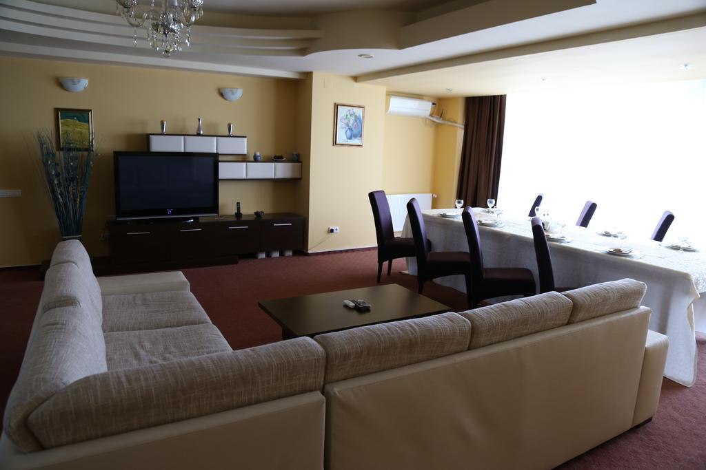 Hotel Florida Мамая Екстериор снимка