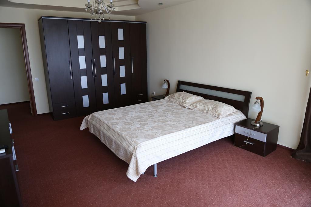 Hotel Florida Мамая Екстериор снимка