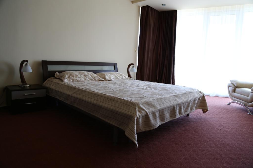 Hotel Florida Мамая Екстериор снимка