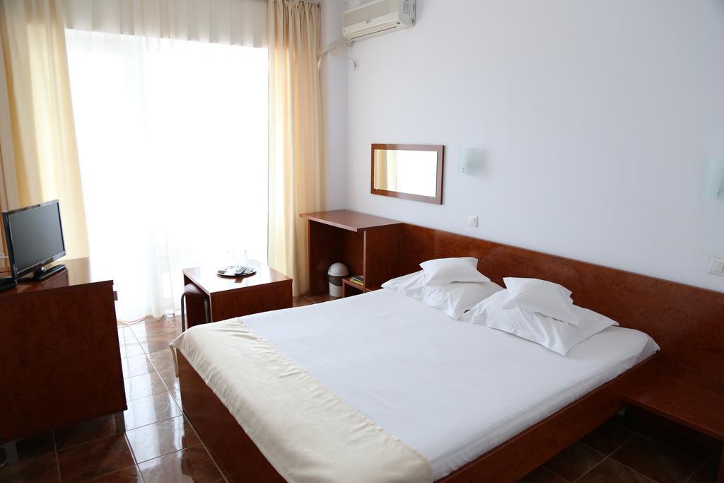 Hotel Florida Мамая Екстериор снимка