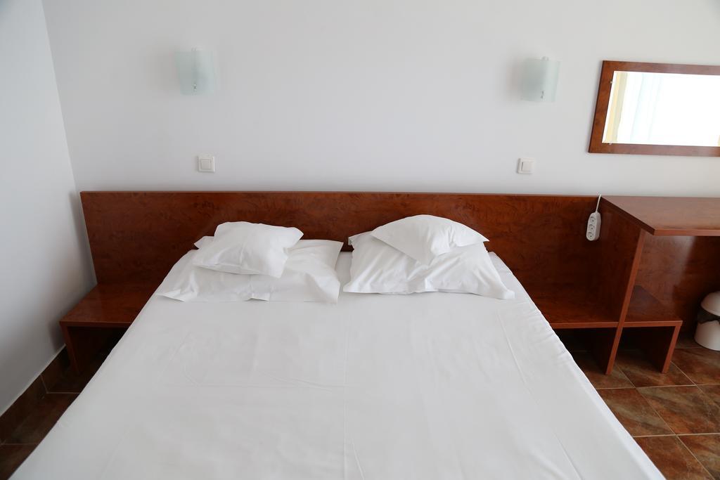 Hotel Florida Мамая Екстериор снимка